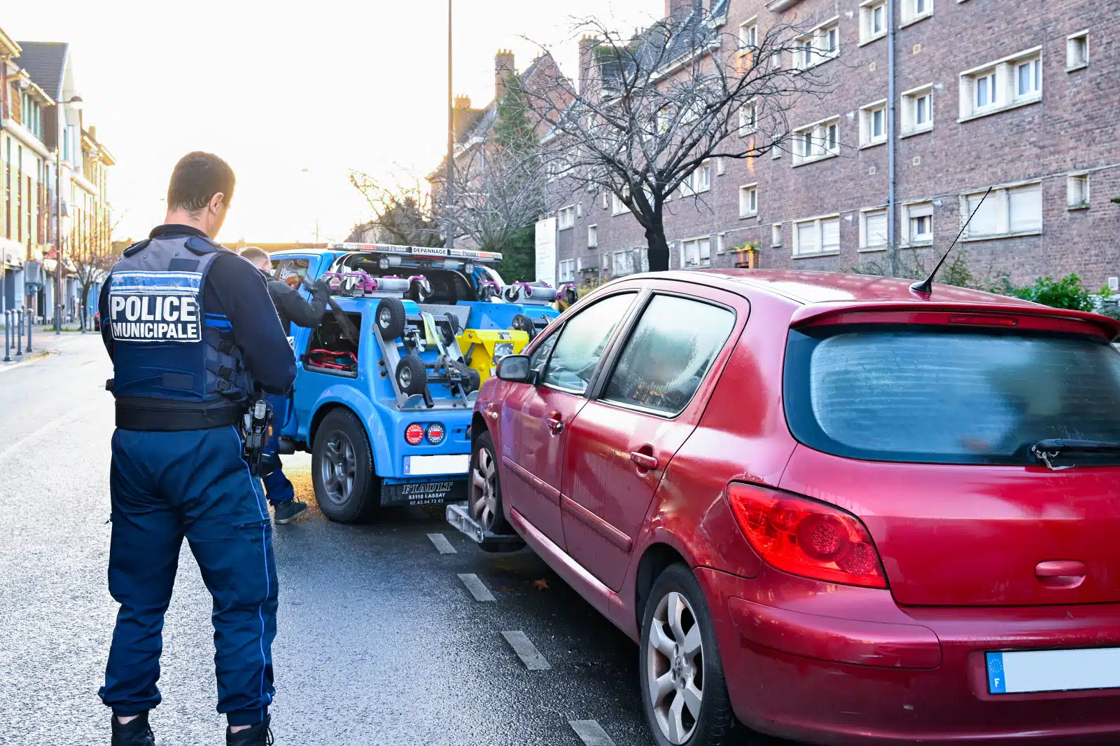 voiture en stationnement gênant