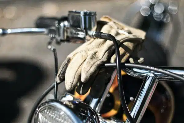 Les accessoires moto essentiels pour une conduite sécurisée et agréable