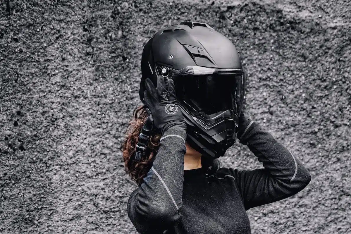 Les équipements de sécurité essentiels pour les motards : guide complet