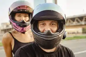 Optimisez votre sécurité routière grâce aux meilleurs casques de moto