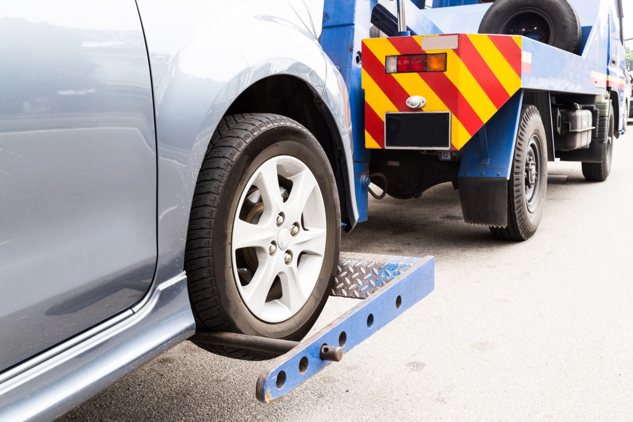 voiture en stationnement gênant 