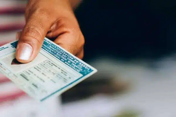 Les impacts juridiques, financiers et professionnels d’une conduite sans permis