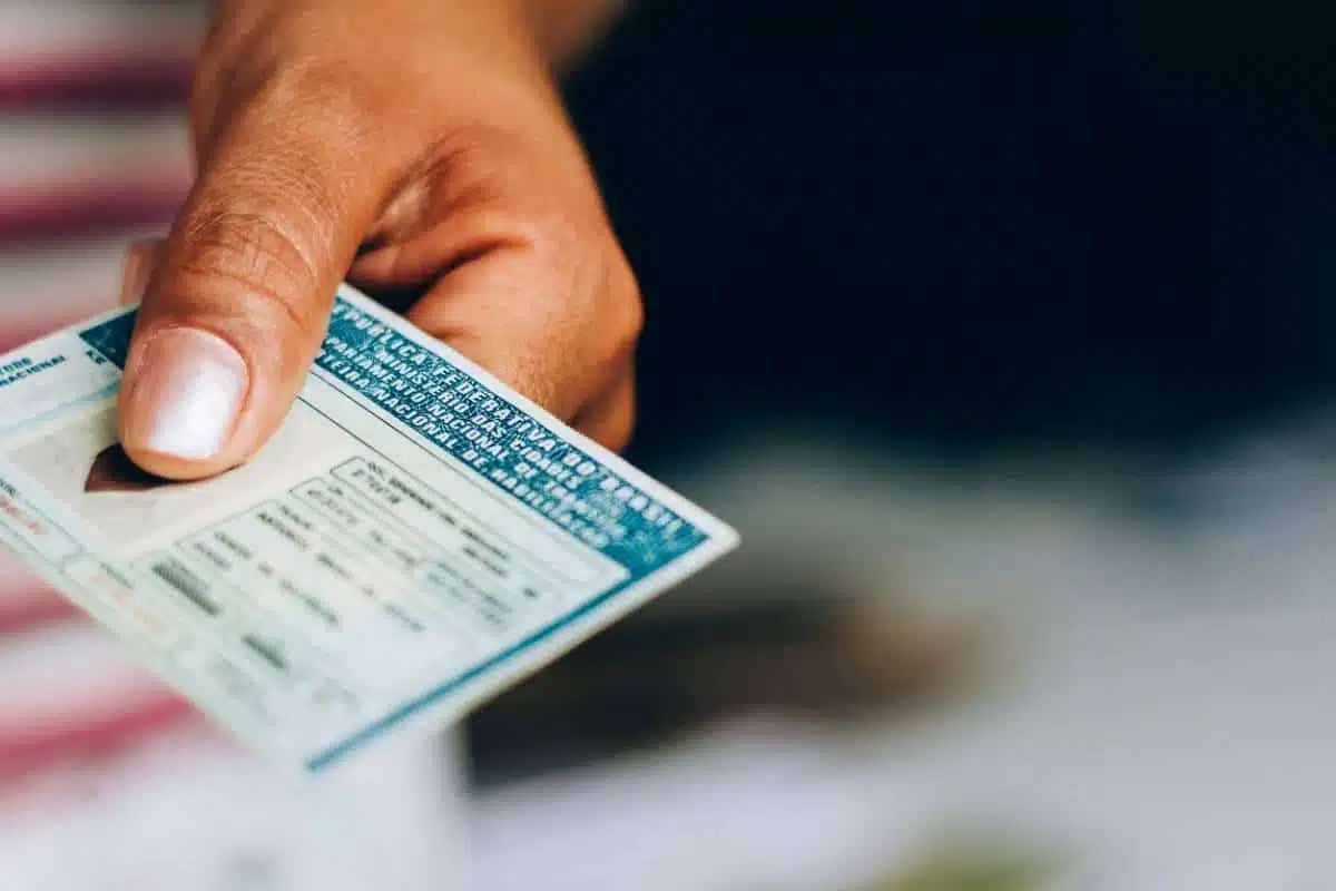 Les impacts juridiques, financiers et professionnels d’une conduite sans permis